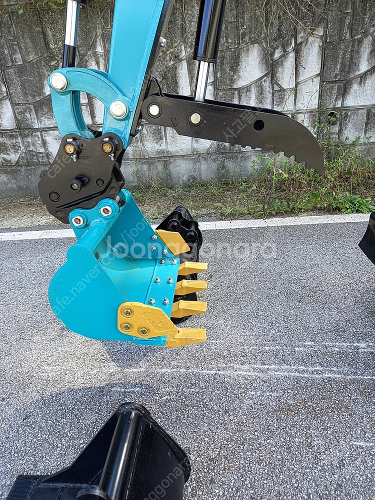 1톤짜리 포크레인 미니굴삭기 010 농장용 소일꺼리용 집게장착 포함 바가지 6종--3